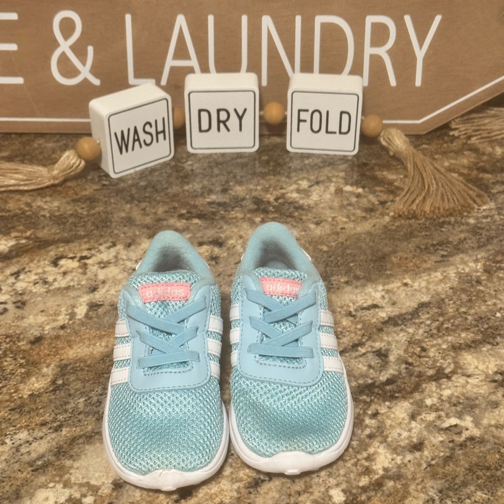 Adidas tennis shoes girls size 7